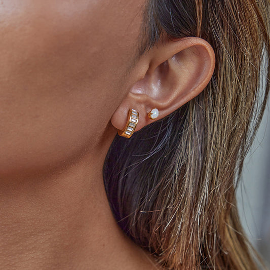 ANAHI – Zirkonia Half Hoop Earrings, Gold Plated