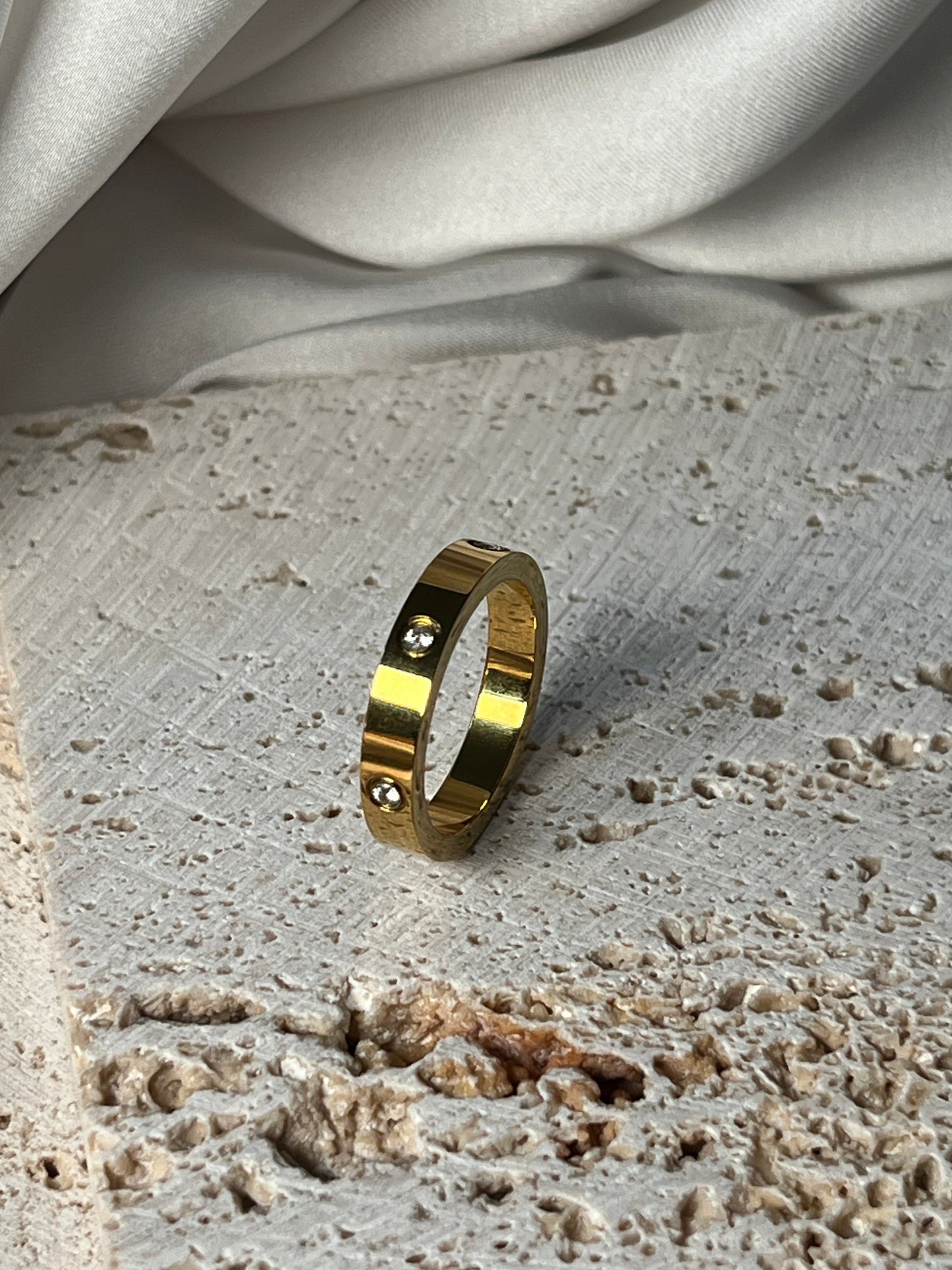 LARA – Cubic Zirconia Ring, Gold-Plated