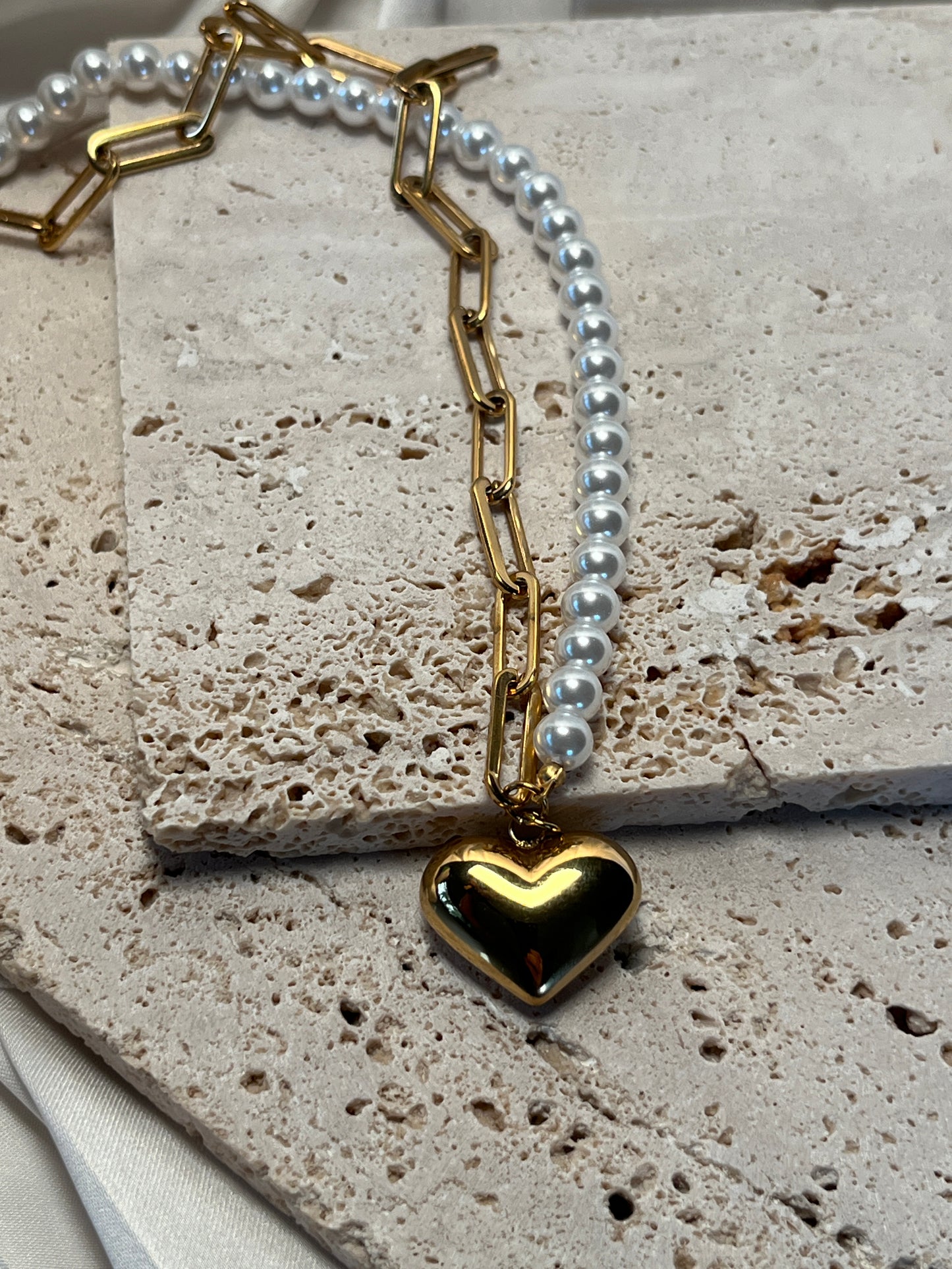 MARI – Pearl Chain Heart Necklace, Gold Plated