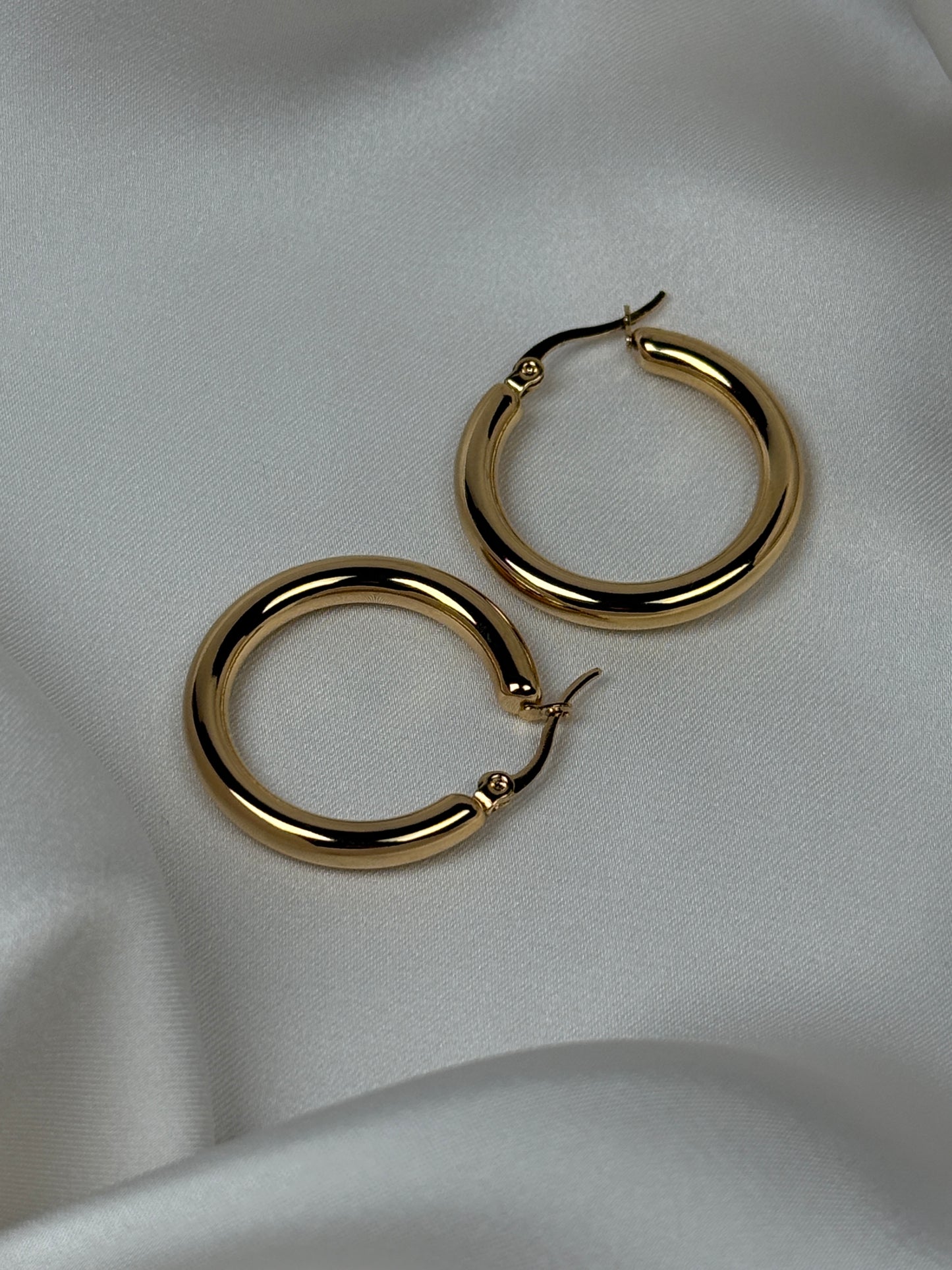 DONNA – Classic Hoop Earrings, Gold Plated