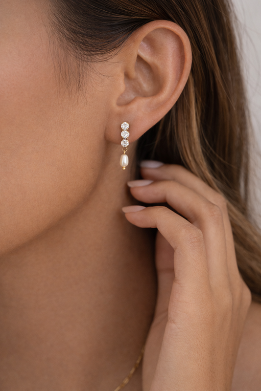BEA – Pearl Stud Earrings, Gold Plated