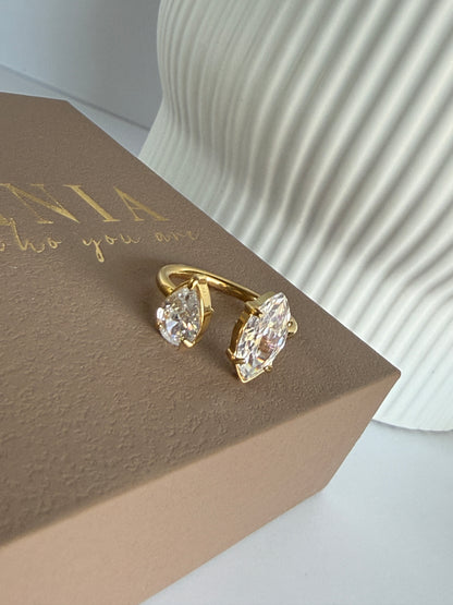 MAJA - Adjustable Ring with Teardrop Zirconia
