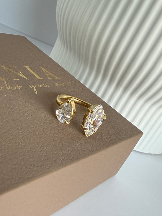 MAJA - Adjustable Ring with Teardrop Zirconia