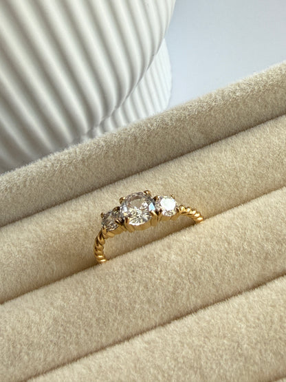 ISABEL – Cubic Zirconia Ring, Gold-Plated