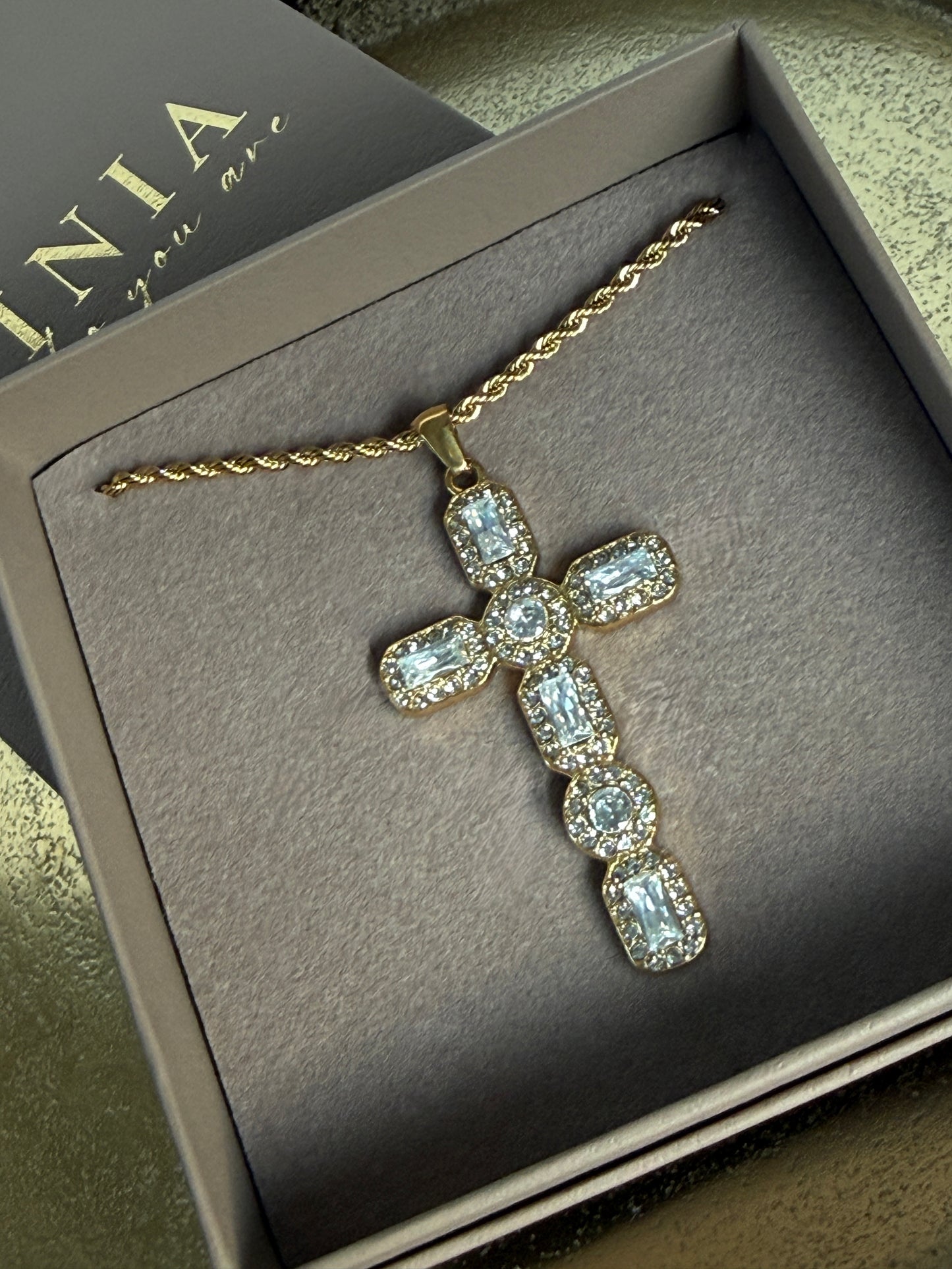 MAVI – Zirconia Cross Necklace, Gold Plated