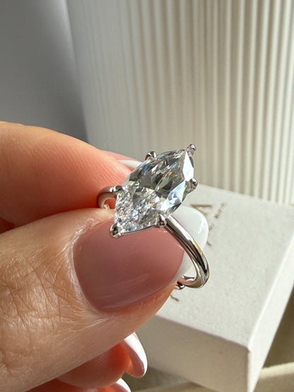 LIVI – Adjustable 8A Cubic Zirconia Ring – Sterling Silver