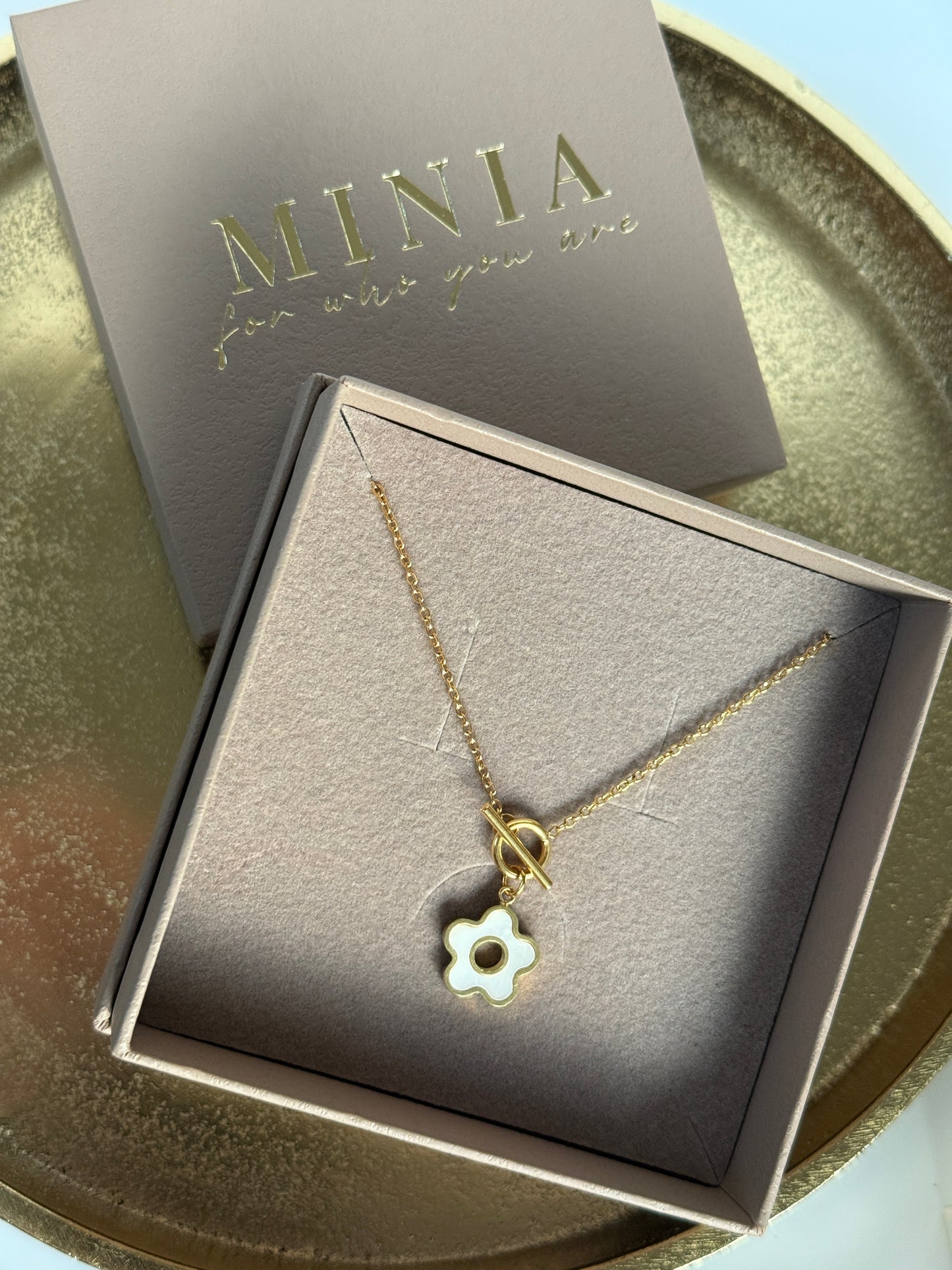 FLORA – Front Closure Necklace, Gold Plated
