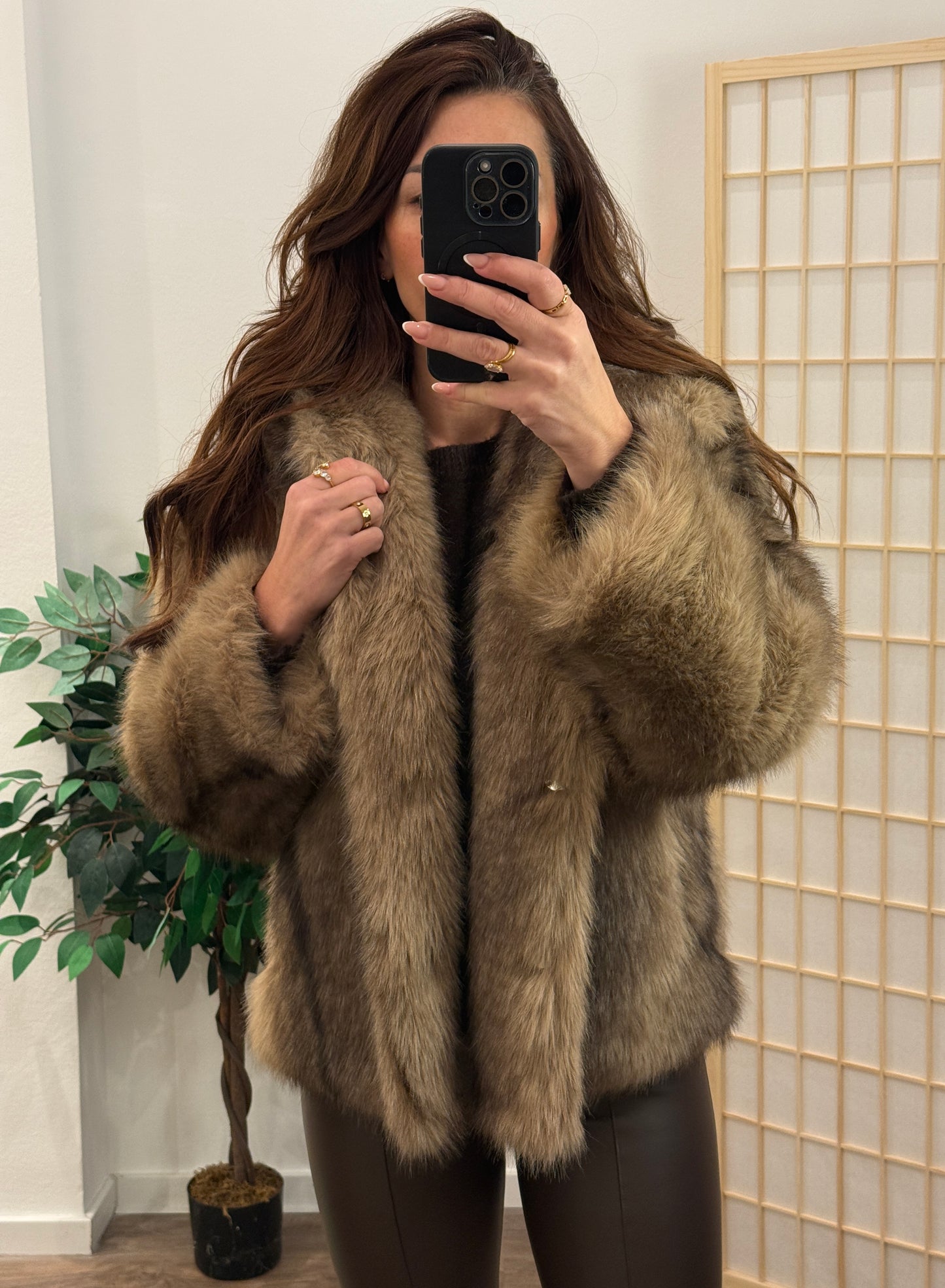 AMÉLIE Faux Fur Jacke