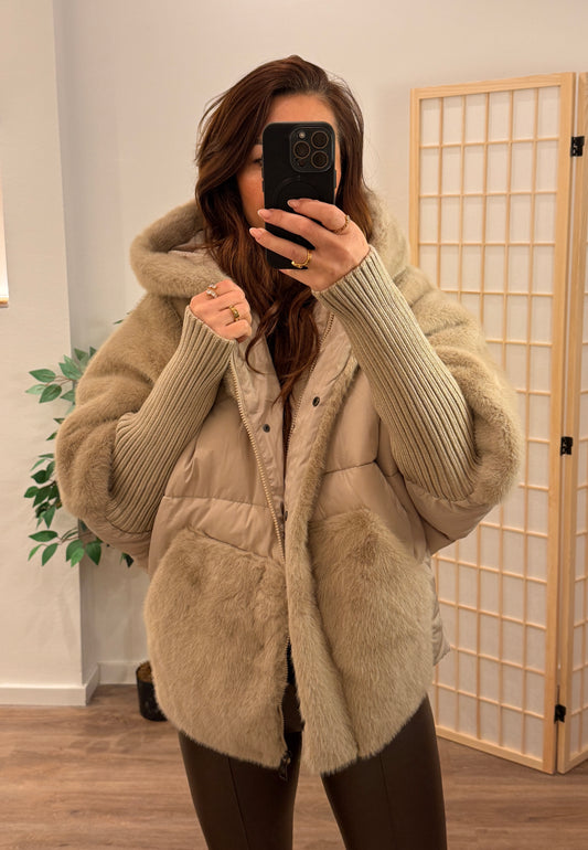 LÉONIE Faux Fur Batwing Jacke