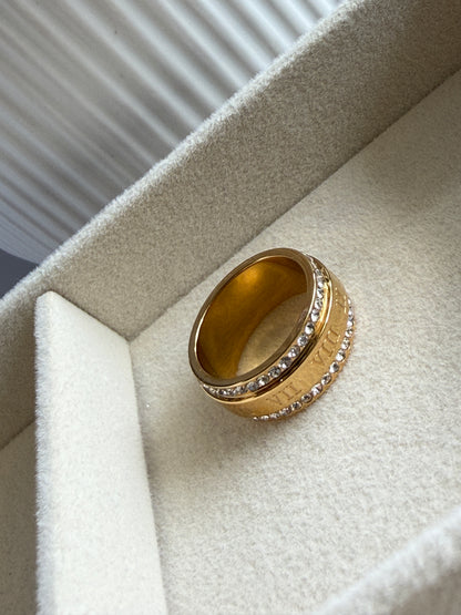 LEVI – Cubic Zirconia Ring – Gold-Plated