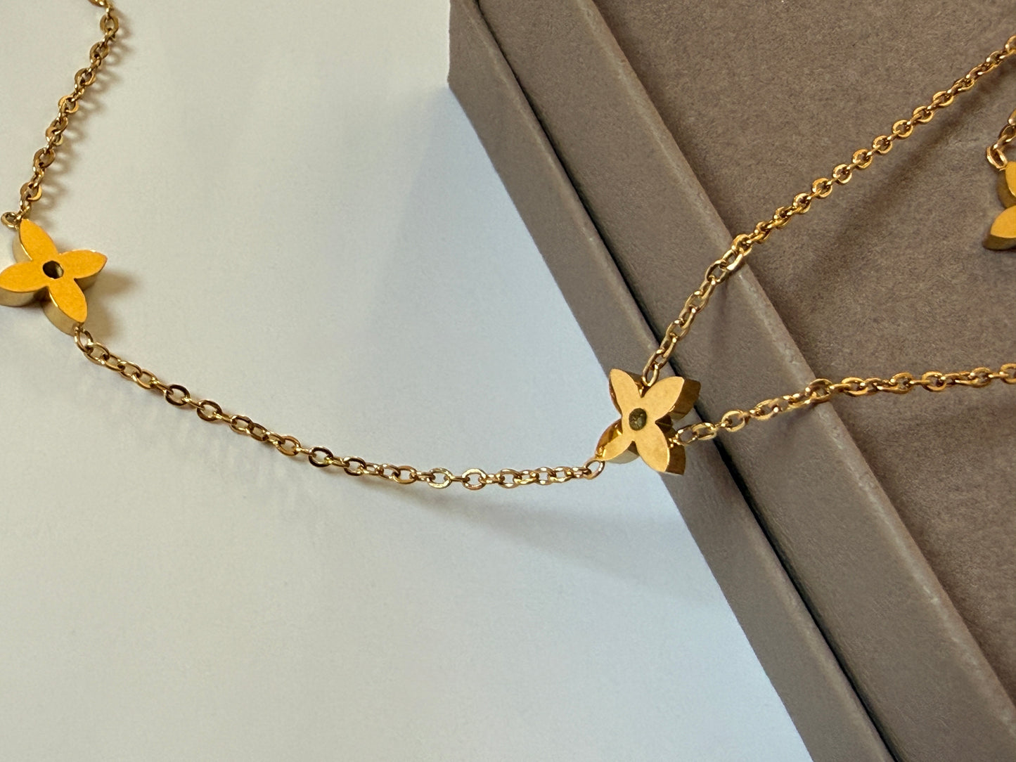 LILLY – Layered Clover Necklace, Gold Plated