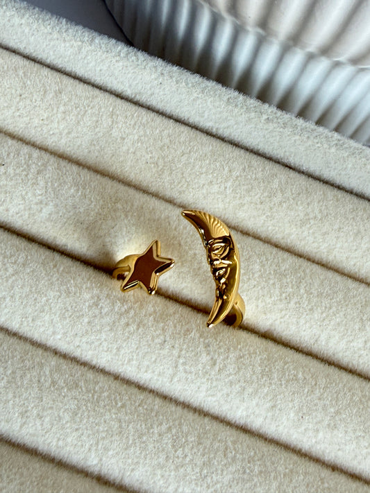 SOLIS – Adjustable Moon & Star Ring, Gold-Plated