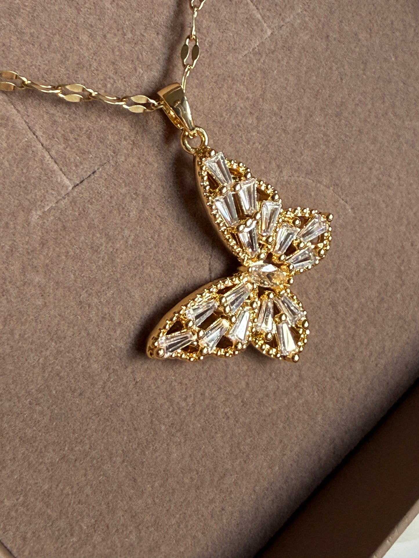 LOTTI – Butterfly Pendant Necklace, Gold Plated