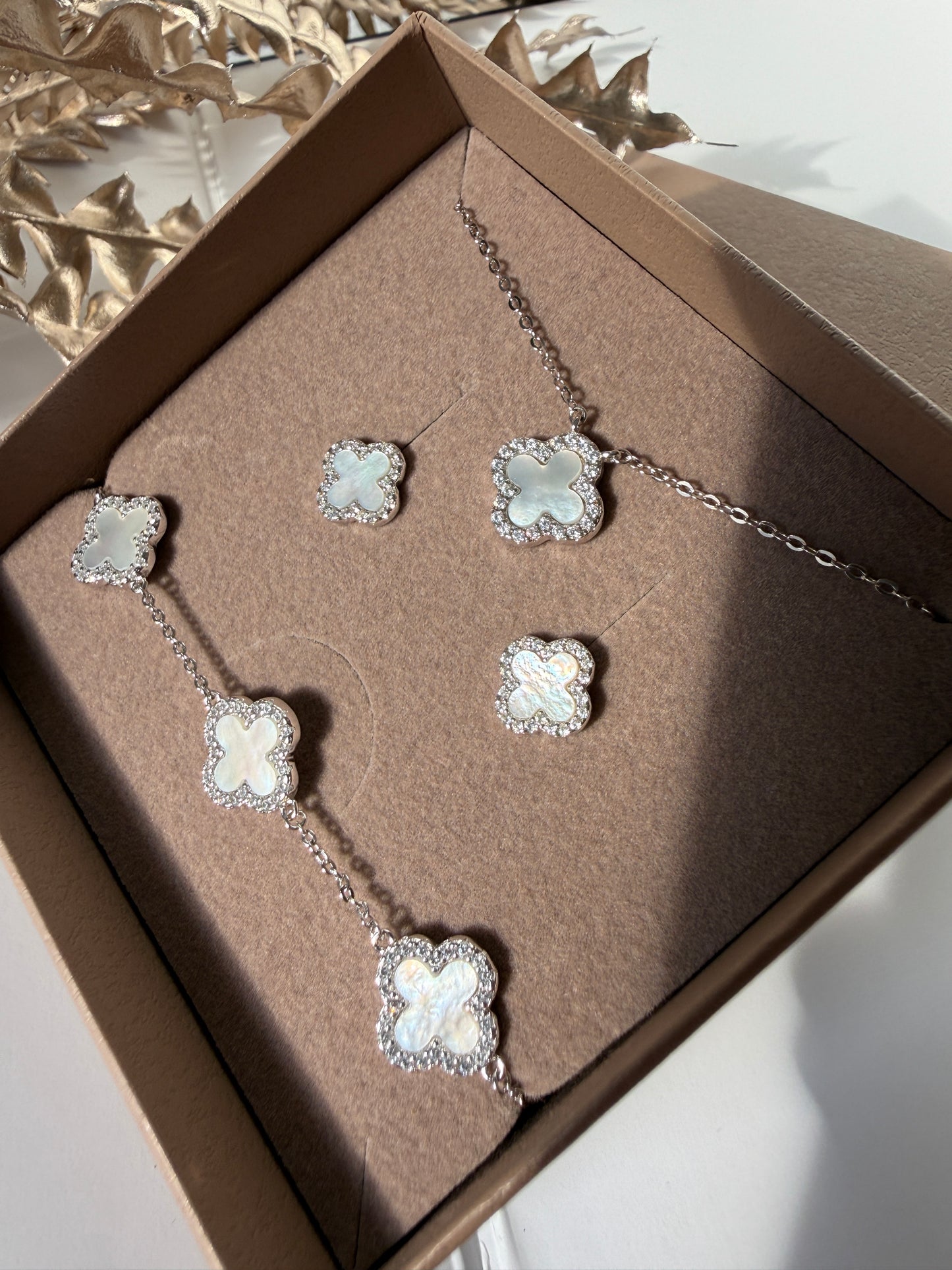 925 Sterling Silver Jewelry Set with Clover Design