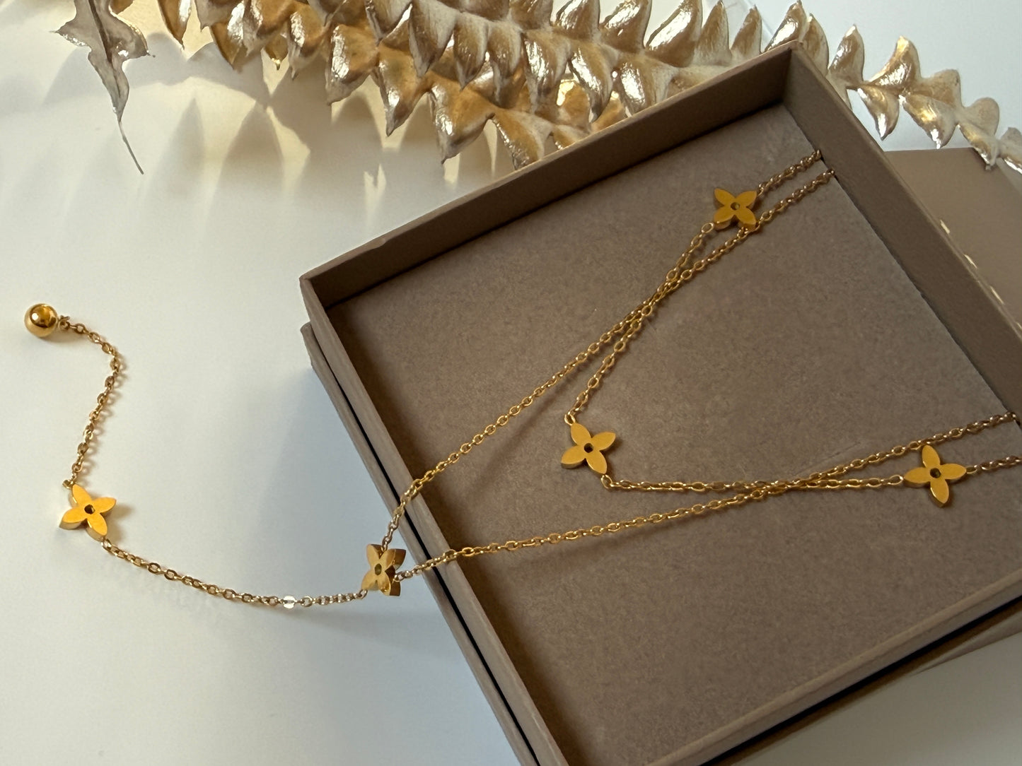 LILLY – Layered Clover Necklace, Gold Plated