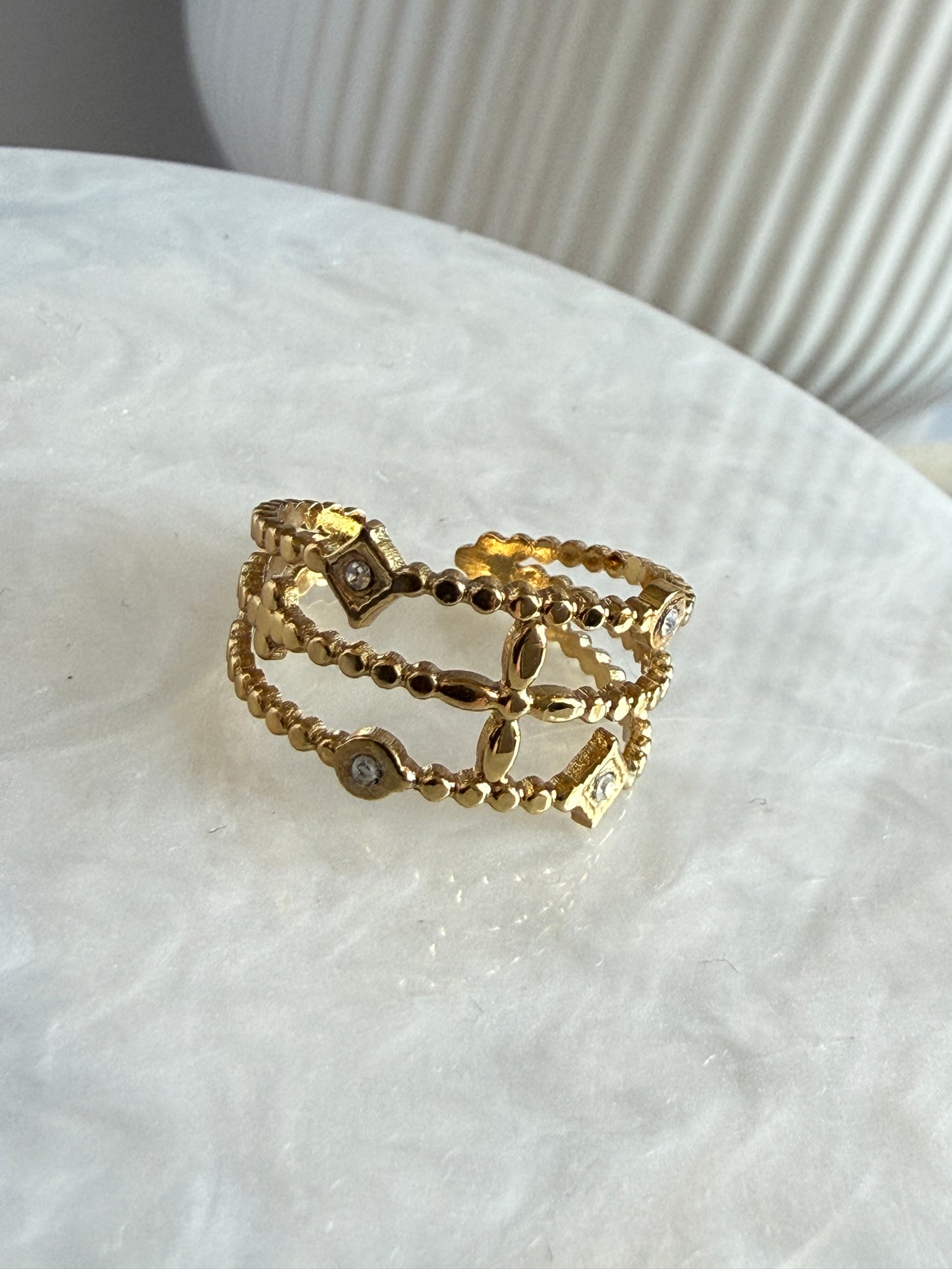 LUMI – Adjustable, Lightweight Ring