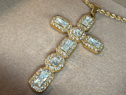 MAVI – Zirconia Cross Necklace, Gold Plated