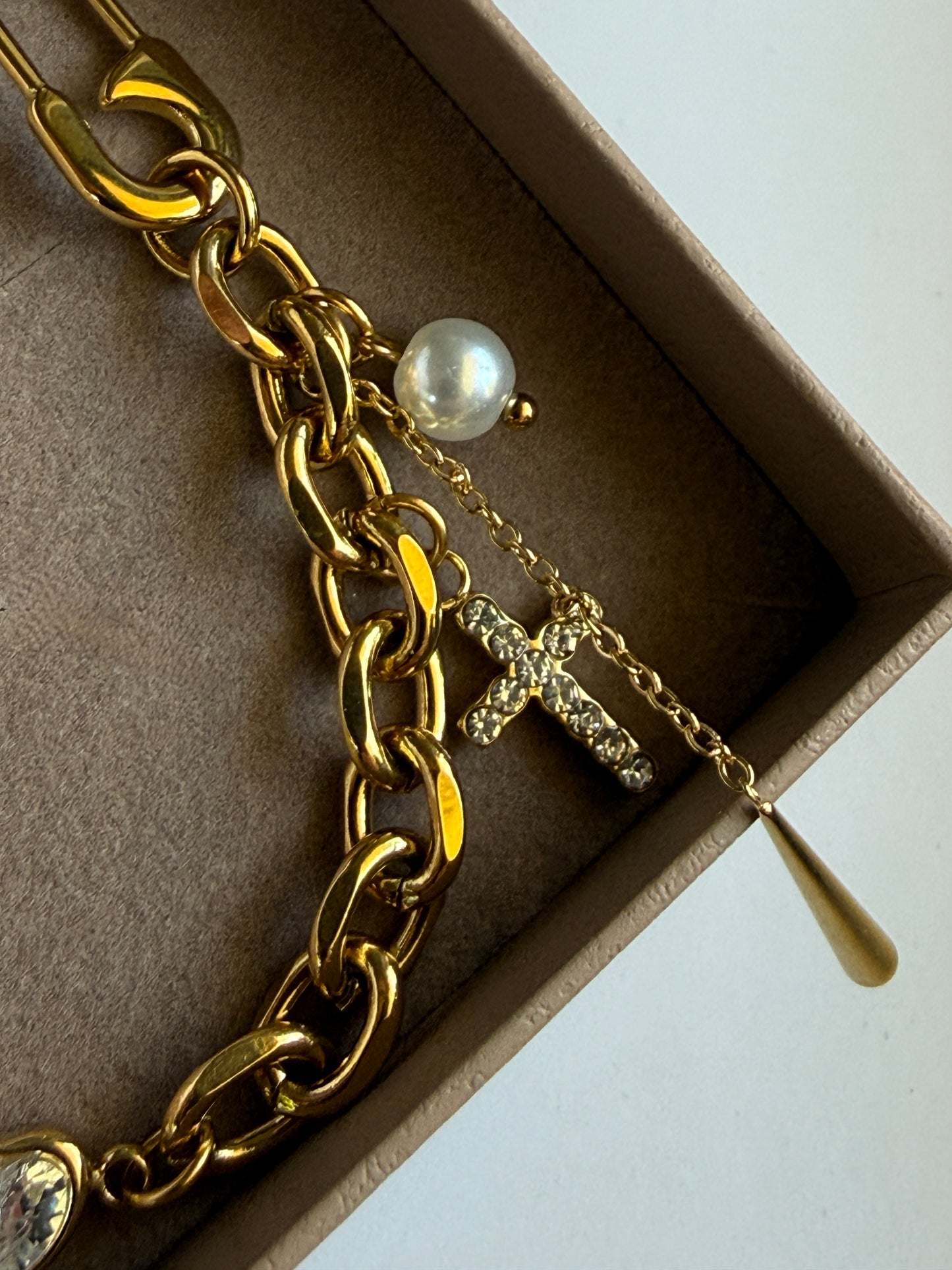 MAYA – Pearl & Heart Charm Necklace, Gold Plated
