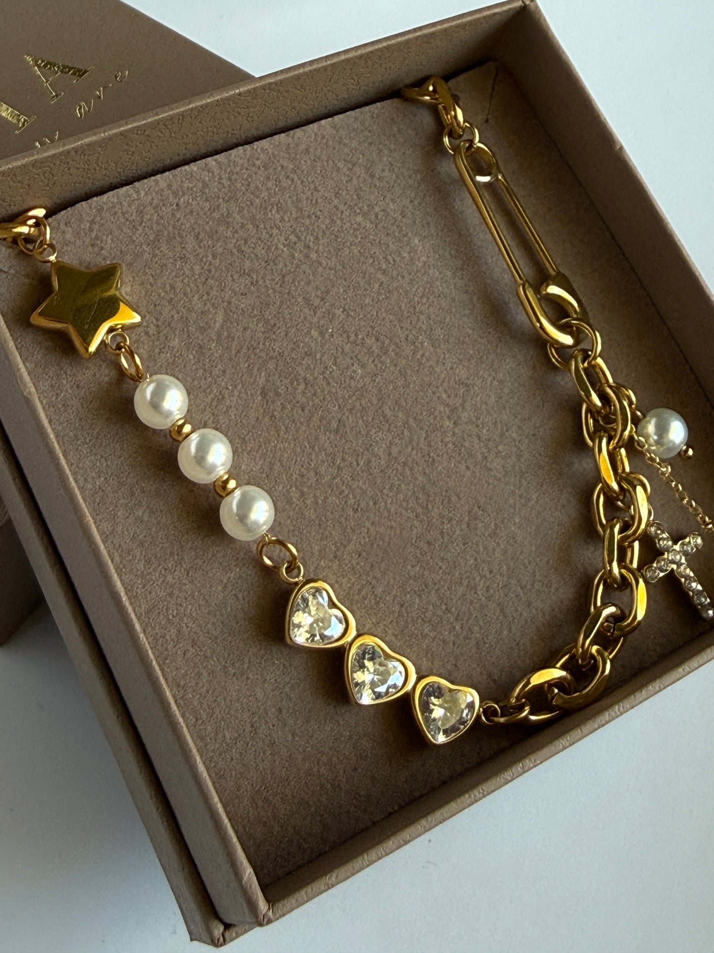 MAYA – Pearl & Heart Charm Necklace, Gold Plated