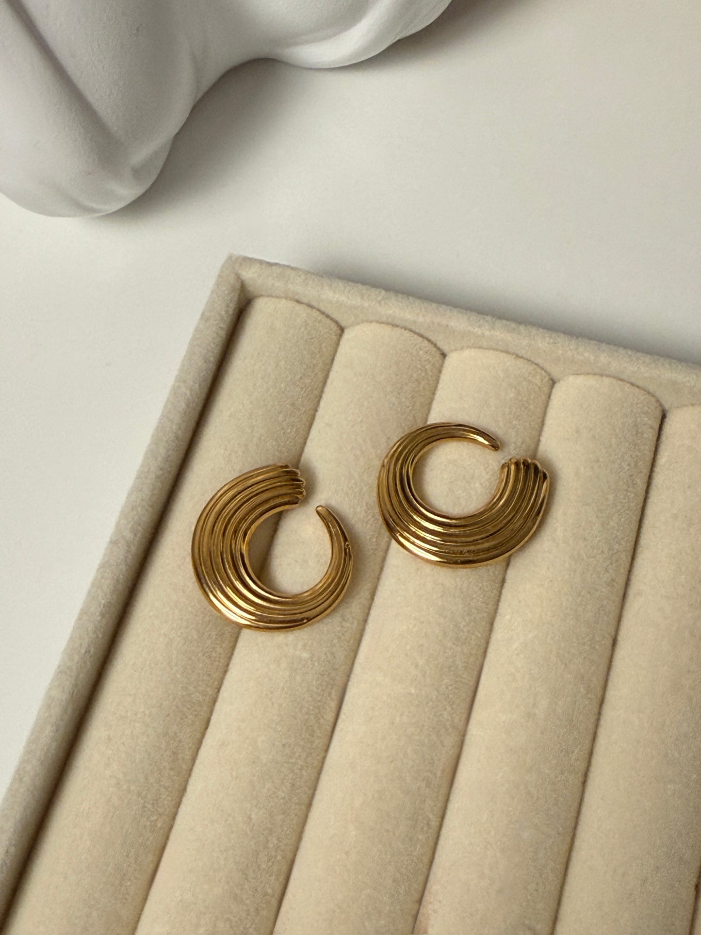NELE – Half Stud Earrings, Gold Plated
