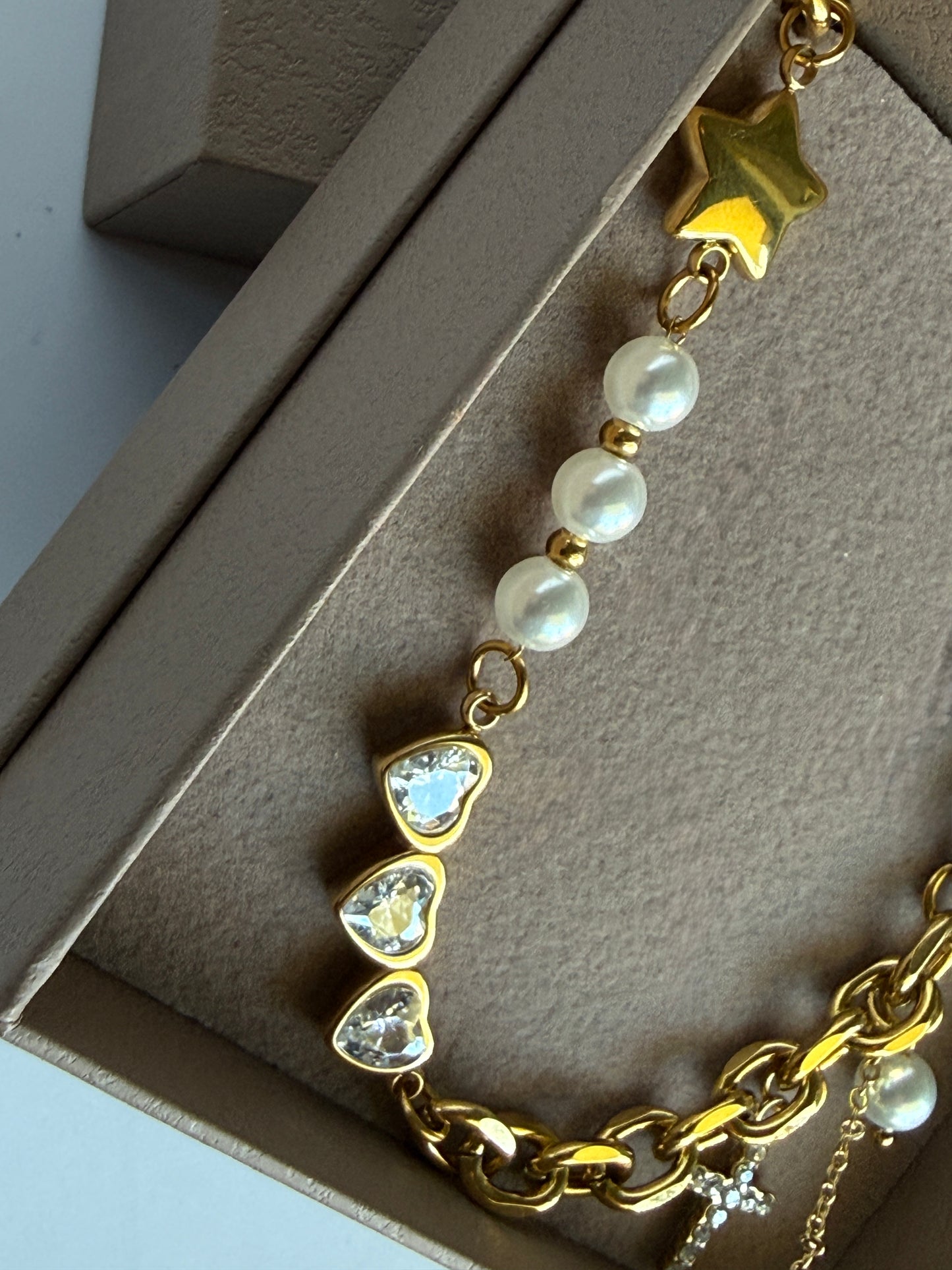 MAYA – Pearl & Heart Charm Necklace, Gold Plated