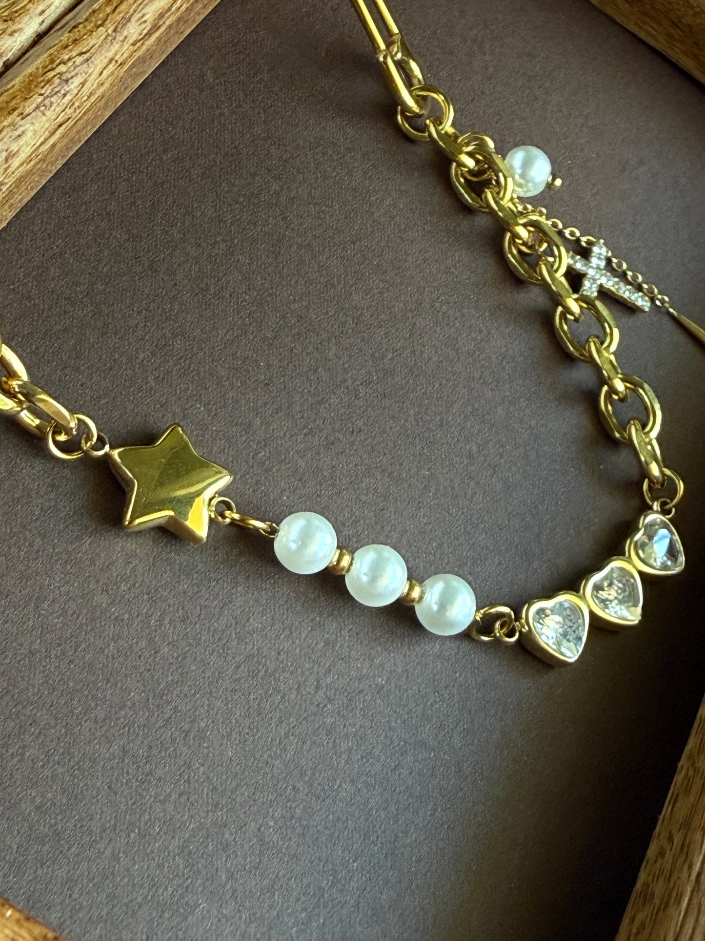 MAYA – Pearl & Heart Charm Necklace, Gold Plated