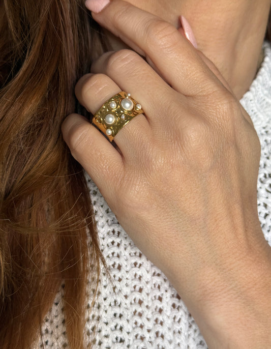 MILA – Pearl Ring, Gold Plated