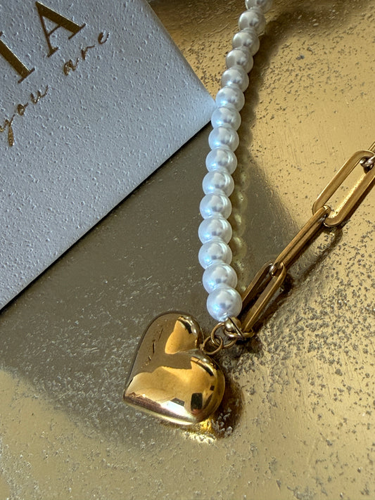 MARI – Pearl Chain Heart Necklace, Gold Plated