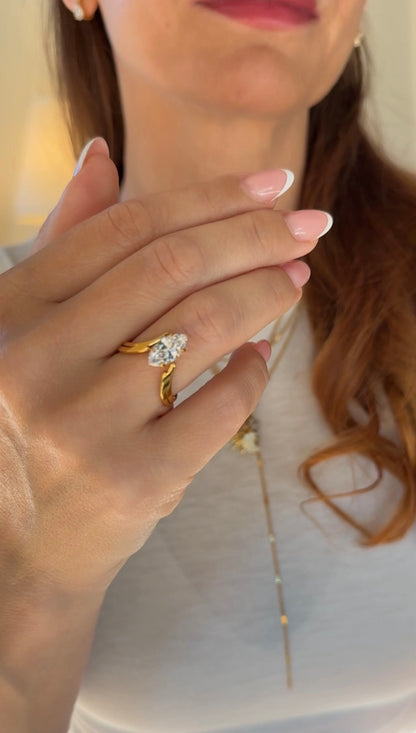 LIV – Cubic Zirconia Ring, 18K Gold-Plated