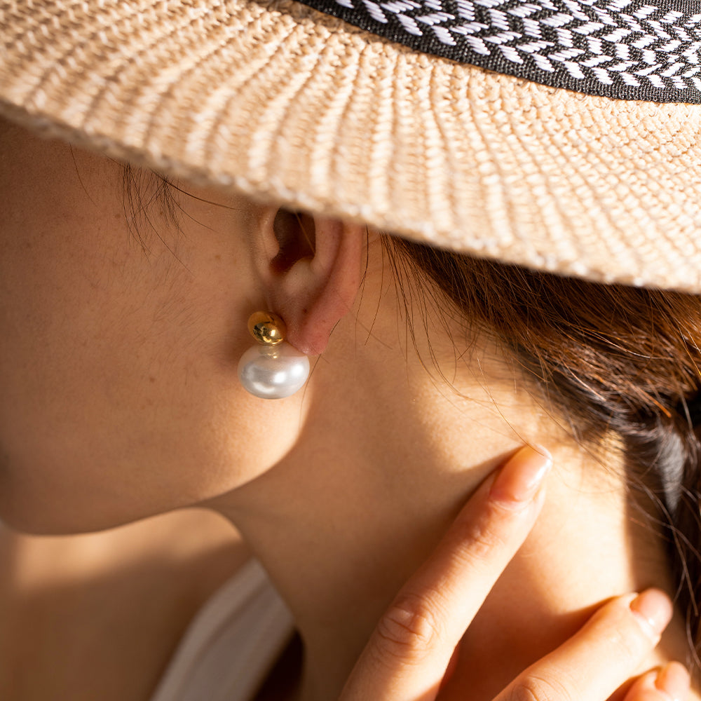 BELLA - Pearl Stud Earrings