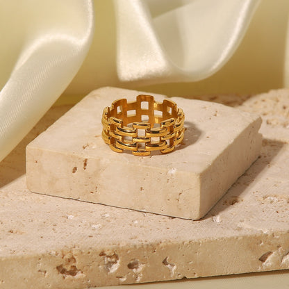 LIVIA – Statement Ring, Gold Plated