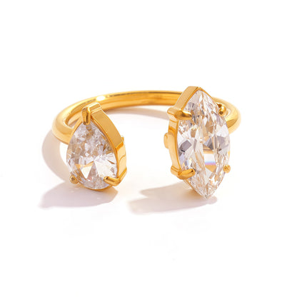 MAJA - Adjustable Ring with Teardrop Zirconia