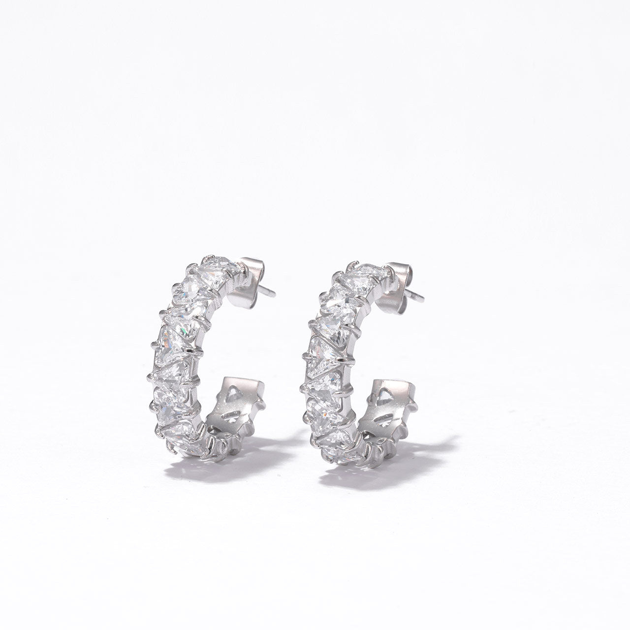 OLIVIA – Zirkonia Half Hoop Earrings, Silver