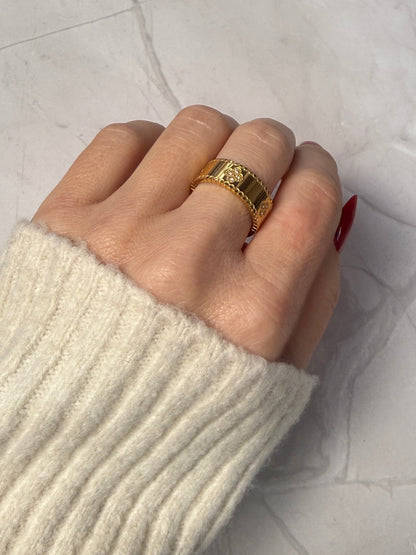 ELIE – Statement Band Ring – Gold-Plated