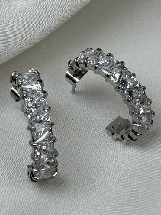 OLIVIA – Zirkonia Half Hoop Earrings, Silver