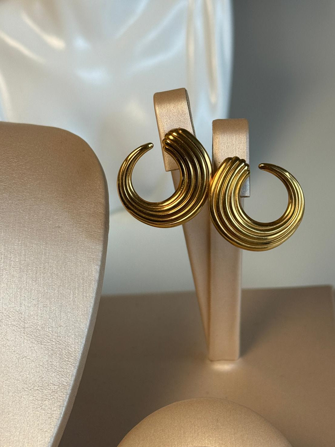 NELE – Half Stud Earrings, Gold Plated